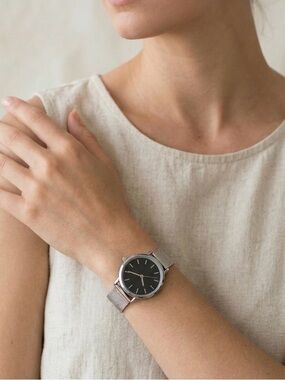 TCK Silver Mesh Band Black Dial Minimalist Quartz Watch New in Box